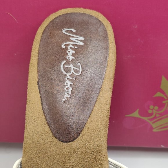 Womens size 8 White Miss Bison Brand Heel - Picture 5 of 8